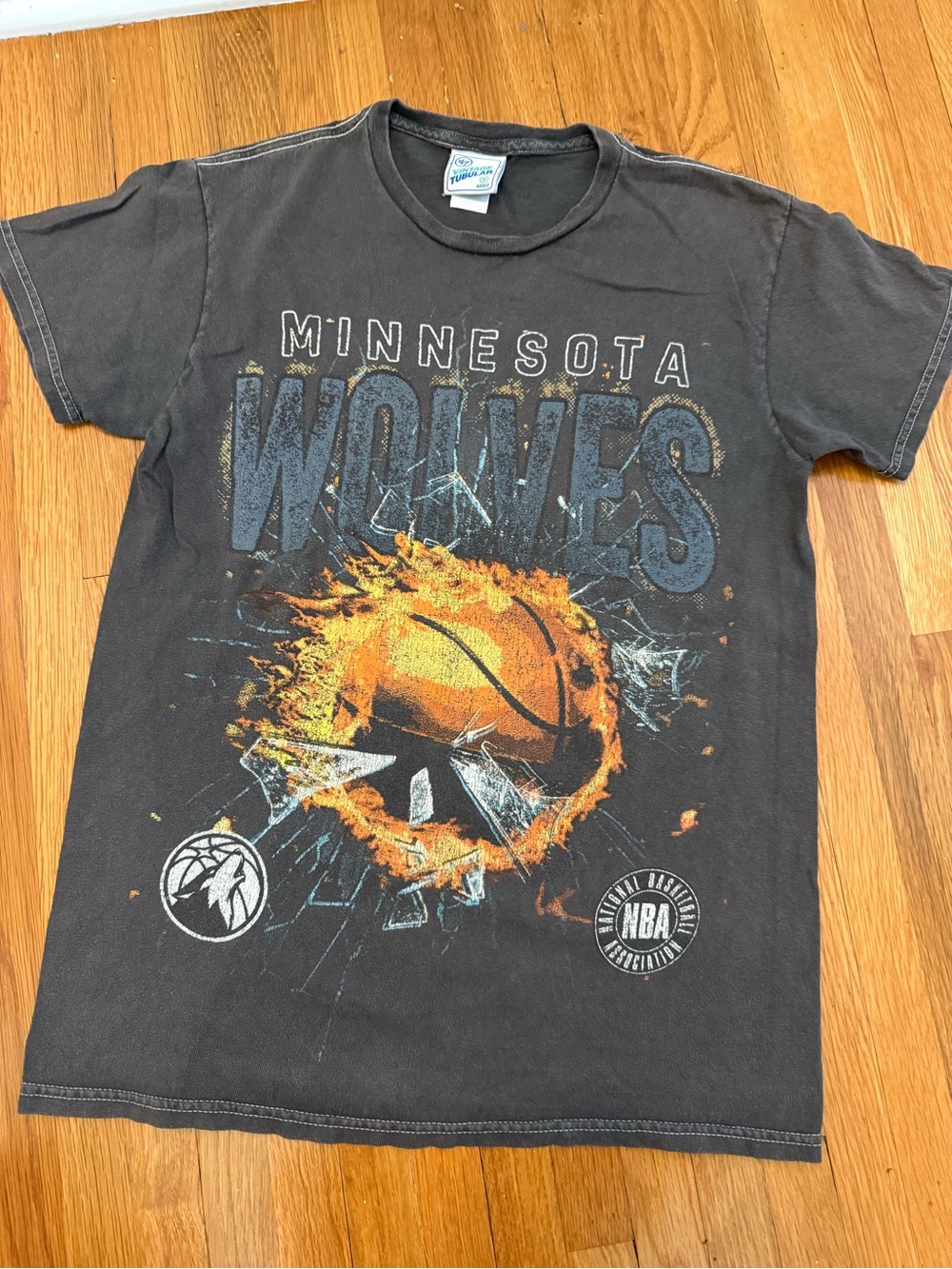 Minnesota Timberwolves Vintage Tubular Black Graphic Tee Size S/ Youth L
